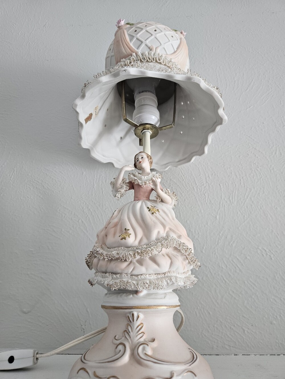 Vintage 50s Ardalt Lenwile Verithin Porcelain Bisque Hand Painted Boudoir Lamp - Picture 14 of 14